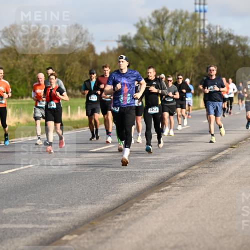 12.04.2026 - 45. Internationalen Wilhelmsburger Insellauf Dr. Thomas Lammeyer http://msf.ph/oto/9433610 12.04.2026 09:18:45 Laufen 500, 5006, 2075, 4424, 3493, 356, 5251 meine-sportfotos.de