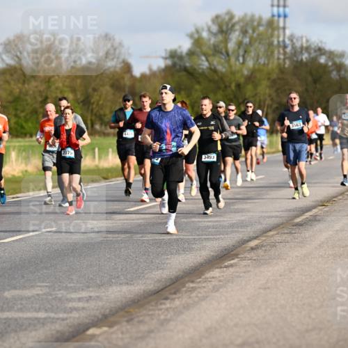 12.04.2026 - 45. Internationalen Wilhelmsburger Insellauf Dr. Thomas Lammeyer http://msf.ph/oto/9433611 12.04.2026 09:18:45 Laufen 2075, 4424, 3493, 3563, 5251 meine-sportfotos.de