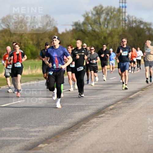 12.04.2026 - 45. Internationalen Wilhelmsburger Insellauf Dr. Thomas Lammeyer http://msf.ph/oto/9433617 12.04.2026 09:18:46 Laufen 500, 500, 2075, 48, 3493, 3563 meine-sportfotos.de