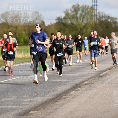 12.04.2026 - 45. Internationalen Wilhelmsburger Insellauf Dr. Thomas Lammeyer http://msf.ph/oto/9433618 12.04.2026 09:18:46 Laufen 500, 2075, 415, 3493, 3563 meine-sportfotos.de