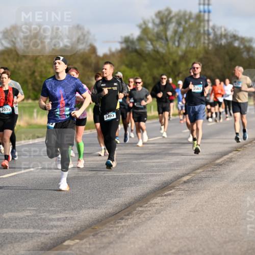 12.04.2026 - 45. Internationalen Wilhelmsburger Insellauf Dr. Thomas Lammeyer http://msf.ph/oto/9433622 12.04.2026 09:18:47 Laufen 5009, 500, 2075, 3493, 3563, 1911 meine-sportfotos.de