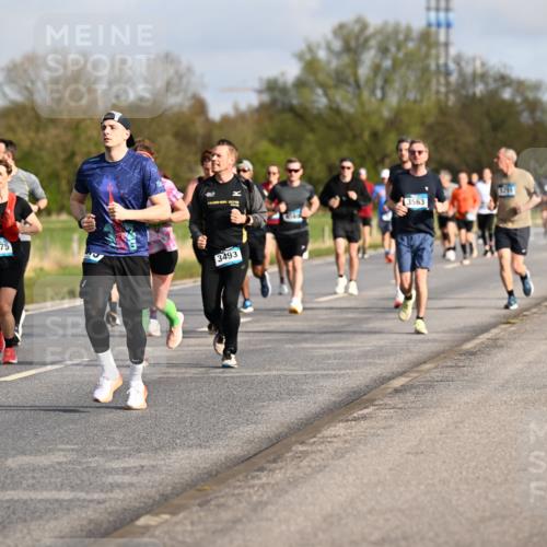 12.04.2026 - 45. Internationalen Wilhelmsburger Insellauf Dr. Thomas Lammeyer http://msf.ph/oto/9433623 12.04.2026 09:18:47 Laufen 500, 2075, 3493, 3563 meine-sportfotos.de