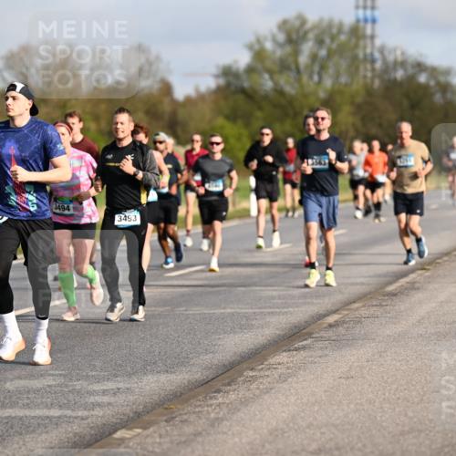 12.04.2026 - 45. Internationalen Wilhelmsburger Insellauf Dr. Thomas Lammeyer http://msf.ph/oto/9433629 12.04.2026 09:18:48 Laufen 2075, 3494, 3493, 13563 meine-sportfotos.de