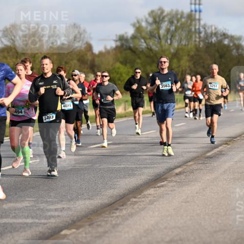 12.04.2026 - 45. Internationalen Wilhelmsburger Insellauf Dr. Thomas Lammeyer http://msf.ph/oto/9433631 12.04.2026 09:18:48 Laufen 2075, 15, 4681, 494, 3493, 40, 3563, 5251 meine-sportfotos.de