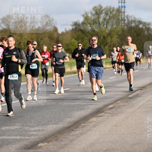 12.04.2026 - 45. Internationalen Wilhelmsburger Insellauf Dr. Thomas Lammeyer http://msf.ph/oto/9433635 12.04.2026 09:18:49 Laufen 3494, 3493, 4040, 4681, 356, 251, 5347 meine-sportfotos.de