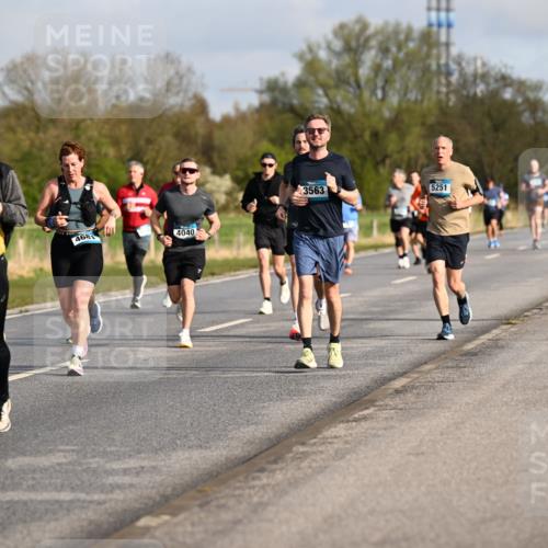 12.04.2026 - 45. Internationalen Wilhelmsburger Insellauf Dr. Thomas Lammeyer http://msf.ph/oto/9433639 12.04.2026 09:18:49 Laufen 494, 3493, 4684, 4040, 3563, 5251 meine-sportfotos.de