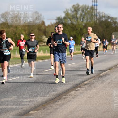 12.04.2026 - 45. Internationalen Wilhelmsburger Insellauf Dr. Thomas Lammeyer http://msf.ph/oto/9433644 12.04.2026 09:18:50 Laufen 3493, 82, 4040, 4681, 3563, 5251, 5347 meine-sportfotos.de