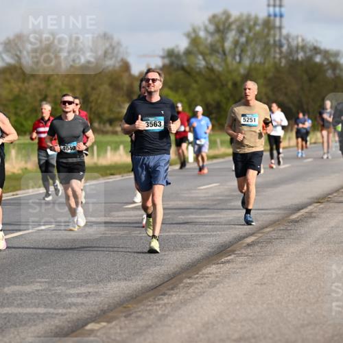 12.04.2026 - 45. Internationalen Wilhelmsburger Insellauf Dr. Thomas Lammeyer http://msf.ph/oto/9433646 12.04.2026 09:18:50 Laufen 3563, 5251, 5347, 4040, 4681 meine-sportfotos.de