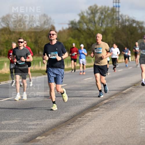 12.04.2026 - 45. Internationalen Wilhelmsburger Insellauf Dr. Thomas Lammeyer http://msf.ph/oto/9433649 12.04.2026 09:18:51 Laufen 3563, 4040, 4681, 5251, 5347 meine-sportfotos.de