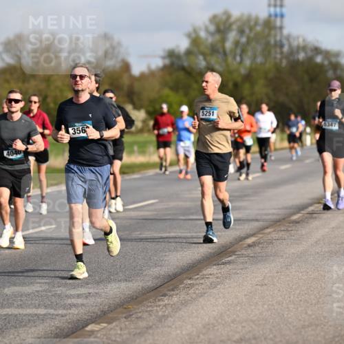 12.04.2026 - 45. Internationalen Wilhelmsburger Insellauf Dr. Thomas Lammeyer http://msf.ph/oto/9433654 12.04.2026 09:18:52 Laufen 4040, 4681, 356, 5251, 5347 meine-sportfotos.de