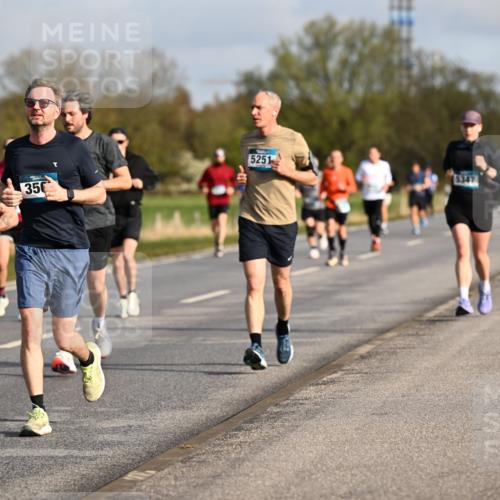 12.04.2026 - 45. Internationalen Wilhelmsburger Insellauf Dr. Thomas Lammeyer http://msf.ph/oto/9433657 12.04.2026 09:18:52 Laufen 40, 350, 5251, 5347 meine-sportfotos.de