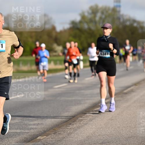 12.04.2026 - 45. Internationalen Wilhelmsburger Insellauf Dr. Thomas Lammeyer http://msf.ph/oto/9433672 12.04.2026 09:18:55 Laufen 5251, 5347 meine-sportfotos.de