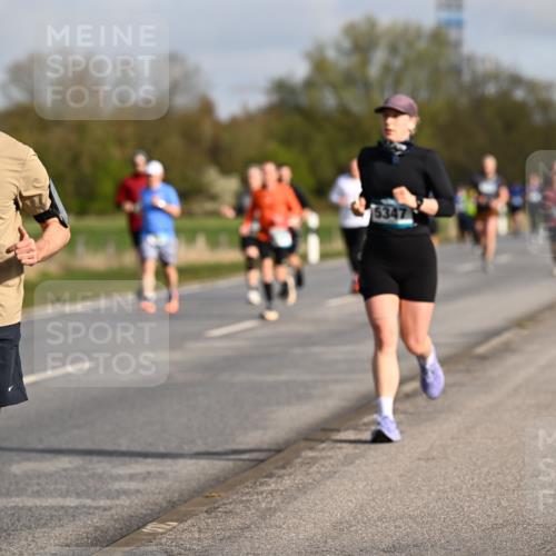 12.04.2026 - 45. Internationalen Wilhelmsburger Insellauf Dr. Thomas Lammeyer http://msf.ph/oto/9433673 12.04.2026 09:18:55 Laufen 5251, 5347 meine-sportfotos.de