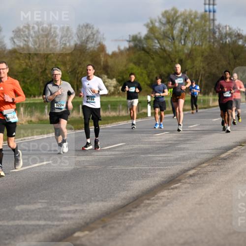 12.04.2026 - 45. Internationalen Wilhelmsburger Insellauf Dr. Thomas Lammeyer http://msf.ph/oto/9433702 12.04.2026 09:19:00 Laufen 3834, 3224, 5606, 2189, 5407, 5749, 5756 meine-sportfotos.de