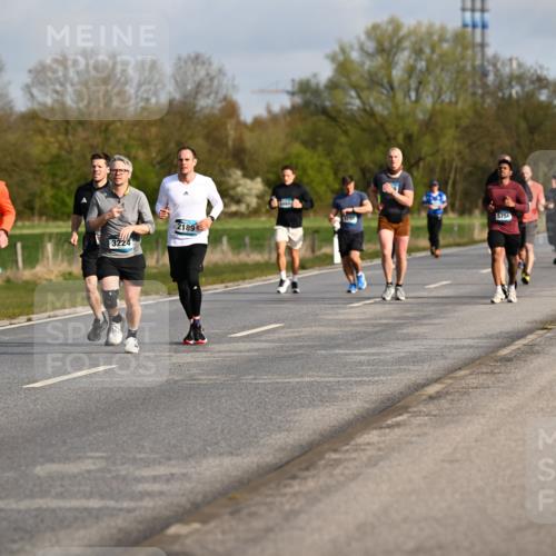 12.04.2026 - 45. Internationalen Wilhelmsburger Insellauf Dr. Thomas Lammeyer http://msf.ph/oto/9433703 12.04.2026 09:19:00 Laufen 5606, 3224, 2189, 5756 meine-sportfotos.de