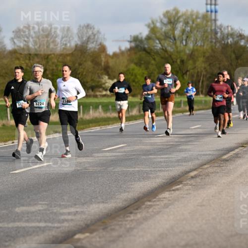 12.04.2026 - 45. Internationalen Wilhelmsburger Insellauf Dr. Thomas Lammeyer http://msf.ph/oto/9433707 12.04.2026 09:19:01 Laufen 5606, 56, 3224, 2185, 5407, 5749, 5756 meine-sportfotos.de
