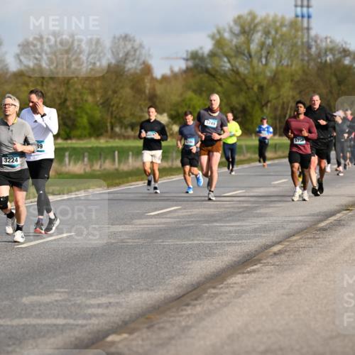 12.04.2026 - 45. Internationalen Wilhelmsburger Insellauf Dr. Thomas Lammeyer http://msf.ph/oto/9433714 12.04.2026 09:19:02 Laufen 3224, 89, 286, 5749, 5756 meine-sportfotos.de