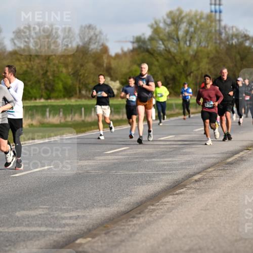 12.04.2026 - 45. Internationalen Wilhelmsburger Insellauf Dr. Thomas Lammeyer http://msf.ph/oto/9433716 12.04.2026 09:19:02 Laufen 5697 meine-sportfotos.de