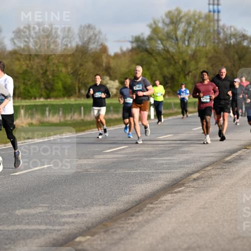 12.04.2026 - 45. Internationalen Wilhelmsburger Insellauf Dr. Thomas Lammeyer http://msf.ph/oto/9433717 12.04.2026 09:19:02 Laufen 3224, 5206, 5749, 5756 meine-sportfotos.de