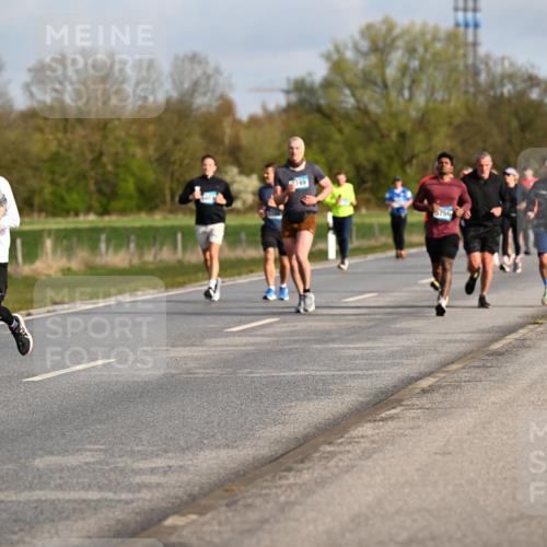 12.04.2026 - 45. Internationalen Wilhelmsburger Insellauf Dr. Thomas Lammeyer http://msf.ph/oto/9433718 12.04.2026 09:19:02 Laufen 3224, 749, 5756 meine-sportfotos.de