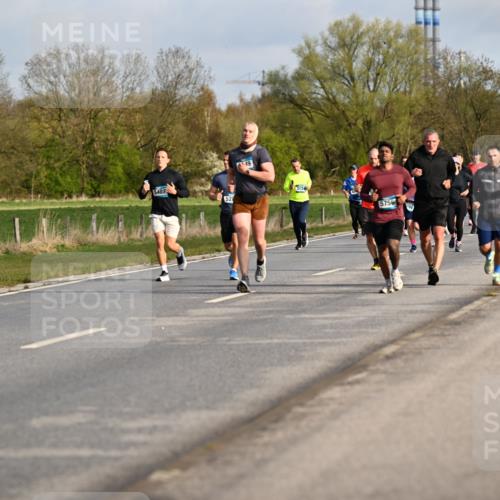 12.04.2026 - 45. Internationalen Wilhelmsburger Insellauf Dr. Thomas Lammeyer http://msf.ph/oto/9433720 12.04.2026 09:19:03 Laufen 5407, 19, 3174, 5756 meine-sportfotos.de