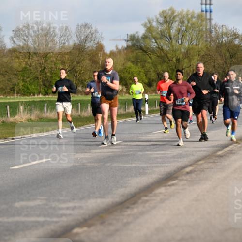 12.04.2026 - 45. Internationalen Wilhelmsburger Insellauf Dr. Thomas Lammeyer http://msf.ph/oto/9433725 12.04.2026 09:19:03 Laufen 540, 3174, 5288, 190, 5750, 5751 meine-sportfotos.de