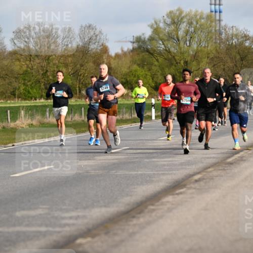 12.04.2026 - 45. Internationalen Wilhelmsburger Insellauf Dr. Thomas Lammeyer http://msf.ph/oto/9433727 12.04.2026 09:19:04 Laufen 5407, 5286, 5749, 2190, 5756, 238 meine-sportfotos.de