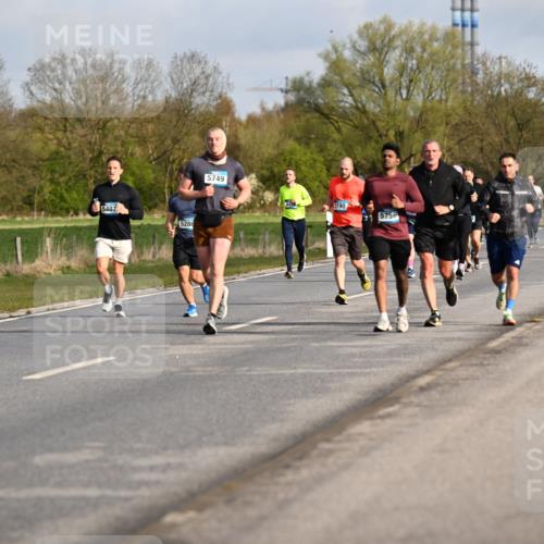 12.04.2026 - 45. Internationalen Wilhelmsburger Insellauf Dr. Thomas Lammeyer http://msf.ph/oto/9433728 12.04.2026 09:19:04 Laufen 5407, 5286, 5749, 3174, 2190, 15758 meine-sportfotos.de
