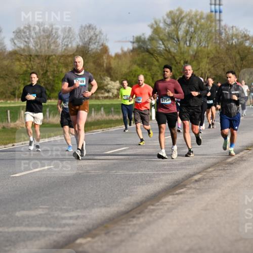 12.04.2026 - 45. Internationalen Wilhelmsburger Insellauf Dr. Thomas Lammeyer http://msf.ph/oto/9433734 12.04.2026 09:19:05 Laufen 52, 5749, 3174, 2190, 5756, 3503 meine-sportfotos.de