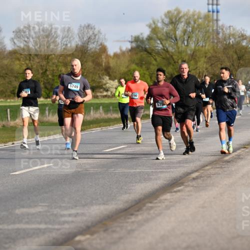 12.04.2026 - 45. Internationalen Wilhelmsburger Insellauf Dr. Thomas Lammeyer http://msf.ph/oto/9433735 12.04.2026 09:19:05 Laufen 07, 52, 5749, 2190, 5553, 575 meine-sportfotos.de
