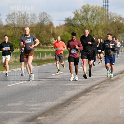 12.04.2026 - 45. Internationalen Wilhelmsburger Insellauf Dr. Thomas Lammeyer http://msf.ph/oto/9433738 12.04.2026 09:19:05 Laufen 40, 152, 749, 2190, 5756, 3553 meine-sportfotos.de