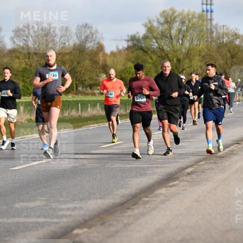 12.04.2026 - 45. Internationalen Wilhelmsburger Insellauf Dr. Thomas Lammeyer http://msf.ph/oto/9433739 12.04.2026 09:19:05 Laufen 540, 5749, 2190, 5756 meine-sportfotos.de