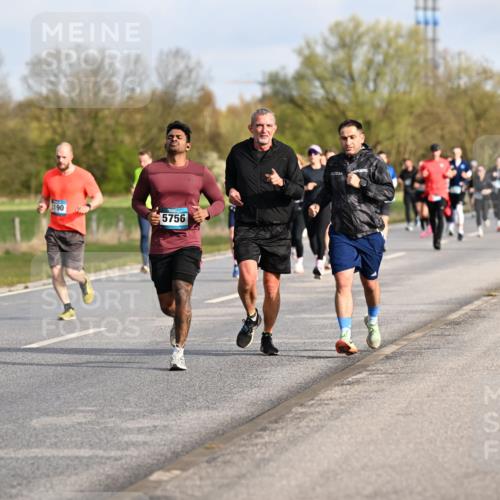 12.04.2026 - 45. Internationalen Wilhelmsburger Insellauf Dr. Thomas Lammeyer http://msf.ph/oto/9433752 12.04.2026 09:19:07 Laufen 19, 190, 5756, 2026 meine-sportfotos.de