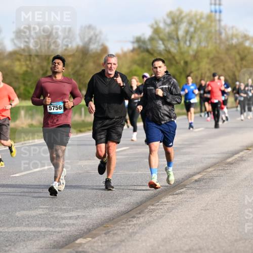 12.04.2026 - 45. Internationalen Wilhelmsburger Insellauf Dr. Thomas Lammeyer http://msf.ph/oto/9433755 12.04.2026 09:19:08 Laufen 190, 5756, 2026 meine-sportfotos.de