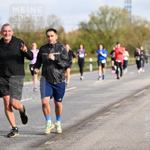12.04.2026 - 45. Internationalen Wilhelmsburger Insellauf Dr. Thomas Lammeyer http://msf.ph/oto/9433766 12.04.2026 09:19:10 Laufen 2026 meine-sportfotos.de