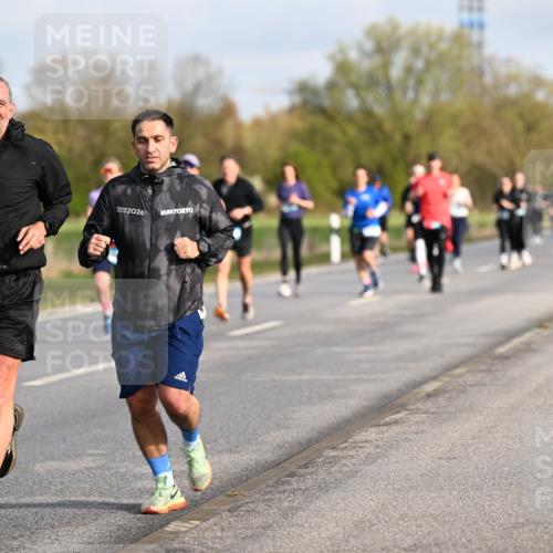 12.04.2026 - 45. Internationalen Wilhelmsburger Insellauf Dr. Thomas Lammeyer http://msf.ph/oto/9433768 12.04.2026 09:19:10 Laufen 2026 meine-sportfotos.de