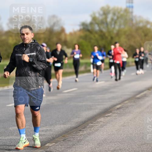 12.04.2026 - 45. Internationalen Wilhelmsburger Insellauf Dr. Thomas Lammeyer http://msf.ph/oto/9433771 12.04.2026 09:19:11 Laufen 2026 meine-sportfotos.de