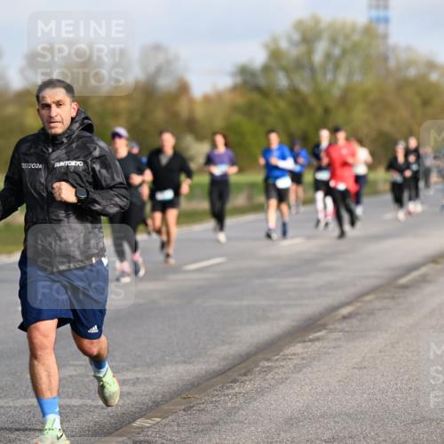 12.04.2026 - 45. Internationalen Wilhelmsburger Insellauf Dr. Thomas Lammeyer http://msf.ph/oto/9433772 12.04.2026 09:19:11 Laufen 2026 meine-sportfotos.de
