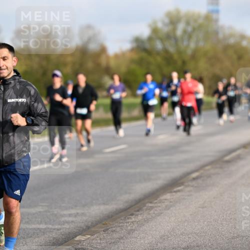 12.04.2026 - 45. Internationalen Wilhelmsburger Insellauf Dr. Thomas Lammeyer http://msf.ph/oto/9433775 12.04.2026 09:19:11 Laufen 2026 meine-sportfotos.de