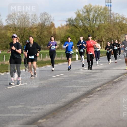 12.04.2026 - 45. Internationalen Wilhelmsburger Insellauf Dr. Thomas Lammeyer http://msf.ph/oto/9433779 12.04.2026 09:19:12 Laufen 84, 3553, 2854, 4297, 2375, 1, 5751 meine-sportfotos.de