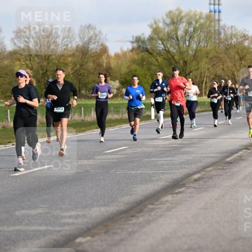 12.04.2026 - 45. Internationalen Wilhelmsburger Insellauf Dr. Thomas Lammeyer http://msf.ph/oto/9433780 12.04.2026 09:19:12 Laufen 238, 3553, 2854, 2375, 87, 5751 meine-sportfotos.de