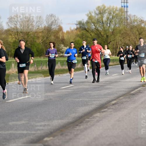 12.04.2026 - 45. Internationalen Wilhelmsburger Insellauf Dr. Thomas Lammeyer http://msf.ph/oto/9433785 12.04.2026 09:19:13 Laufen 384, 3553, 2854, 4297, 2375, 3848, 5751 meine-sportfotos.de