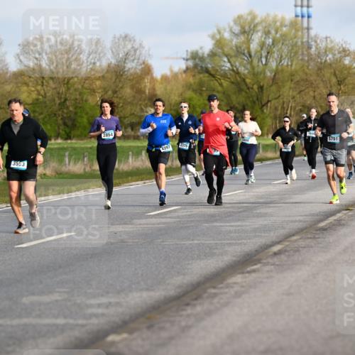 12.04.2026 - 45. Internationalen Wilhelmsburger Insellauf Dr. Thomas Lammeyer http://msf.ph/oto/9433787 12.04.2026 09:19:13 Laufen 3553, 2854, 4297, 2375, 1, 87, 3848, 5751, 2646 meine-sportfotos.de