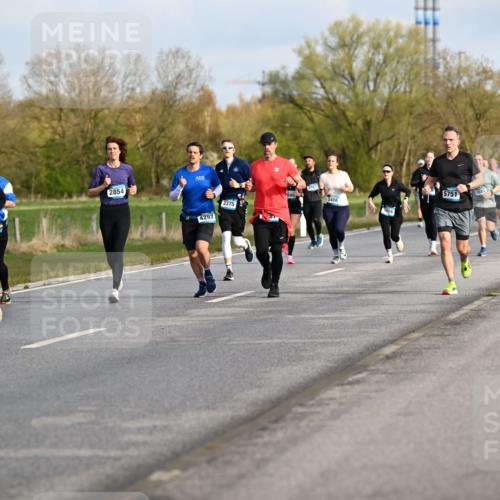 12.04.2026 - 45. Internationalen Wilhelmsburger Insellauf Dr. Thomas Lammeyer http://msf.ph/oto/9433792 12.04.2026 09:19:14 Laufen 3553, 2854, 4297, 2375, 3408, 3416, 5751, 1849 meine-sportfotos.de