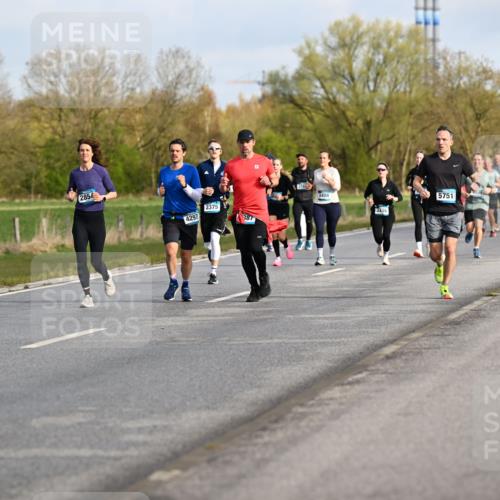 12.04.2026 - 45. Internationalen Wilhelmsburger Insellauf Dr. Thomas Lammeyer http://msf.ph/oto/9433795 12.04.2026 09:19:14 Laufen 2854, 3553, 2375, 4297, 387, 3408, 3416, 5751 meine-sportfotos.de