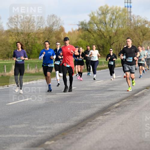12.04.2026 - 45. Internationalen Wilhelmsburger Insellauf Dr. Thomas Lammeyer http://msf.ph/oto/9433798 12.04.2026 09:19:15 Laufen 53, 2854, 4297, 2375, 3408, 3509, 3416, 3848, 3849, 5751 meine-sportfotos.de