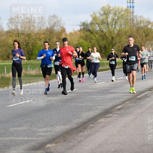 12.04.2026 - 45. Internationalen Wilhelmsburger Insellauf Dr. Thomas Lammeyer http://msf.ph/oto/9433799 12.04.2026 09:19:15 Laufen 456, 2854, 4297, 2375, 87, 3849, 3509, 5751, 3408, 3416 meine-sportfotos.de