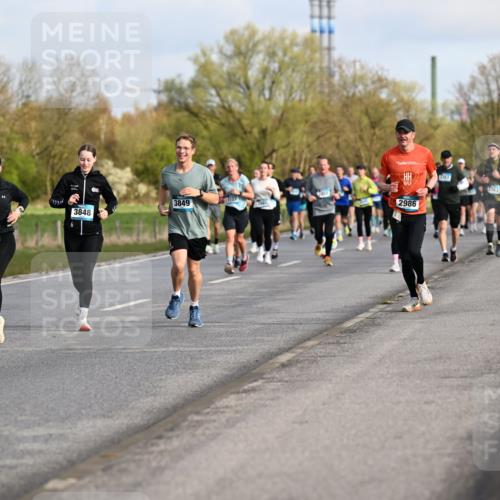 12.04.2026 - 45. Internationalen Wilhelmsburger Insellauf Dr. Thomas Lammeyer http://msf.ph/oto/9433832 12.04.2026 09:19:21 Laufen 3408, 3416, 2122, 3849, 3848, 2986, 1967 meine-sportfotos.de