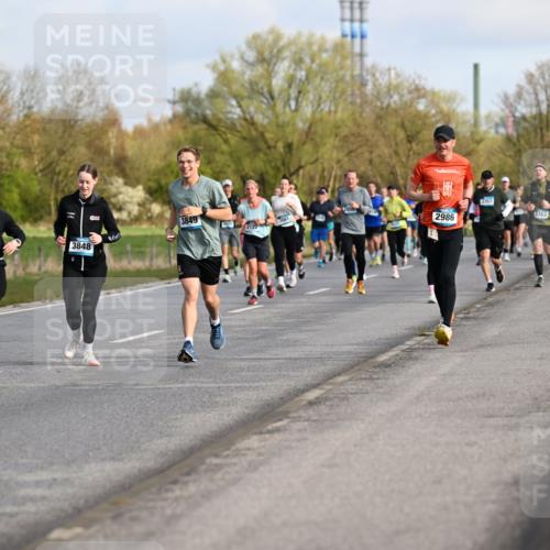 12.04.2026 - 45. Internationalen Wilhelmsburger Insellauf Dr. Thomas Lammeyer http://msf.ph/oto/9433833 12.04.2026 09:19:22 Laufen 3798, 3408, 3416, 3848, 3357, 3849, 2986, 3363, 2122, 16 meine-sportfotos.de