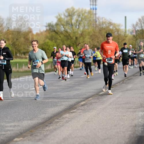 12.04.2026 - 45. Internationalen Wilhelmsburger Insellauf Dr. Thomas Lammeyer http://msf.ph/oto/9433837 12.04.2026 09:19:22 Laufen 3416, 3848, 3849, 3363, 2122, 2986 meine-sportfotos.de